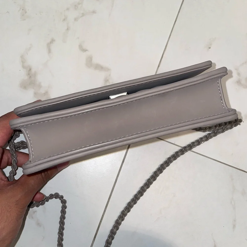 Tory Burch Fleming Matte Chain Wallet Bag - Picture 8 of 9